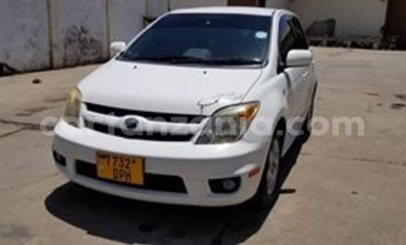 Buy Used Toyota IST White Car in Dar es Salaam in Dar es Salaam Buy Used Toyota IST White Car in Dar es Salaam in Dar es Salaam
