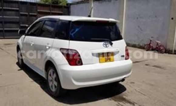 Buy Used Toyota IST White Car in Dar es Salaam in Dar es Salaam Buy Used Toyota IST White Car in Dar es Salaam in Dar es Salaam