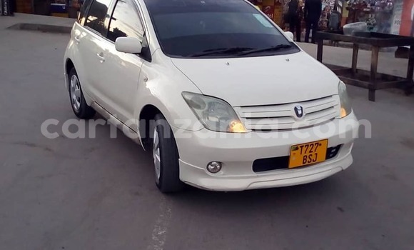 Buy Used Toyota IST White Car in Dar es Salaam in Dar es Salaam Buy Used Toyota IST White Car in Dar es Salaam in Dar es Salaam
