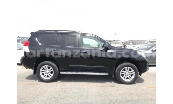 Nunua Imported Toyota Land Cruiser Nyeusi Gari ndani ya Import - Dubai nchini Arusha Nunua Imported Toyota Land Cruiser Nyeusi Gari ndani ya Import - Dubai nchini Arusha