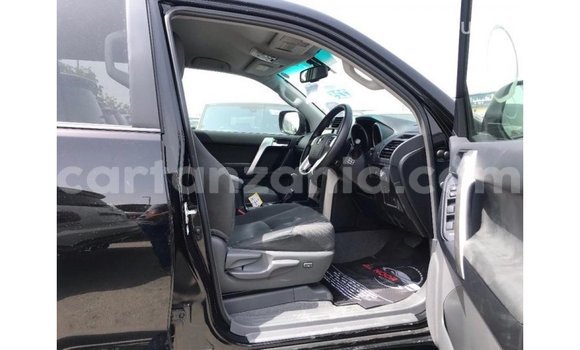 Nunua Imported Toyota Land Cruiser Nyeusi Gari ndani ya Import - Dubai nchini Arusha Nunua Imported Toyota Land Cruiser Nyeusi Gari ndani ya Import - Dubai nchini Arusha
