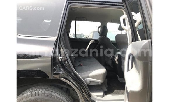 Nunua Imported Toyota Land Cruiser Nyeusi Gari ndani ya Import - Dubai nchini Arusha Nunua Imported Toyota Land Cruiser Nyeusi Gari ndani ya Import - Dubai nchini Arusha