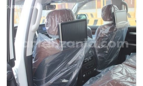 Buy Import Toyota Land Cruiser White Car in Import - Dubai in Arusha Buy Import Toyota Land Cruiser White Car in Import - Dubai in Arusha
