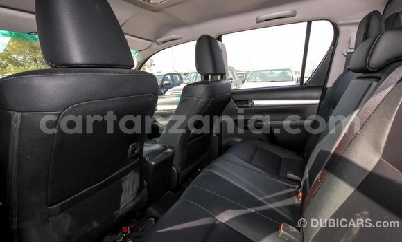 Nunua Imported Toyota Hilux Nyeusi Gari ndani ya Import - Dubai nchini Arusha Nunua Imported Toyota Hilux Nyeusi Gari ndani ya Import - Dubai nchini Arusha