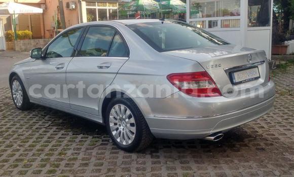 Nunua Ilio tumika Mercedes‒Benz C–Class Fedha Gari ndani ya Arusha nchini Arusha Nunua Ilio tumika Mercedes‒Benz C–Class Fedha Gari ndani ya Arusha nchini Arusha