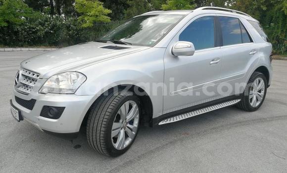 Buy Used Mercedes‒Benz ML–Class Silver Car in Arusha in Arusha Buy Used Mercedes‒Benz ML–Class Silver Car in Arusha in Arusha