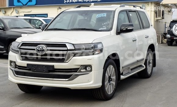 Nunua Imported Toyota Land Cruiser Nyeupe Gari ndani ya Import - Dubai nchini Arusha Nunua Imported Toyota Land Cruiser Nyeupe Gari ndani ya Import - Dubai nchini Arusha