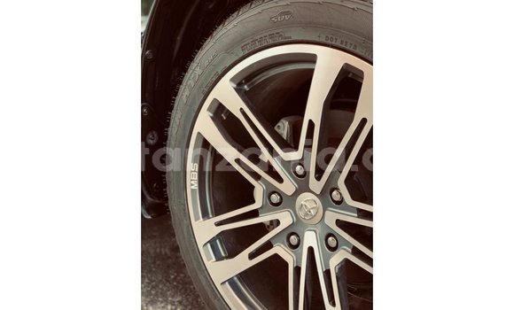 Nunua Imported Toyota Land Cruiser Nyeusi Gari ndani ya Import - Dubai nchini Arusha Nunua Imported Toyota Land Cruiser Nyeusi Gari ndani ya Import - Dubai nchini Arusha