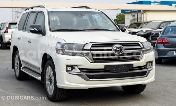 Nunua Imported Toyota Land Cruiser Nyeupe Gari ndani ya Import - Dubai nchini Arusha Nunua Imported Toyota Land Cruiser Nyeupe Gari ndani ya Import - Dubai nchini Arusha