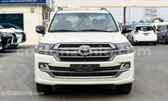 Nunua Imported Toyota Land Cruiser Nyeupe Gari ndani ya Import - Dubai nchini Arusha Nunua Imported Toyota Land Cruiser Nyeupe Gari ndani ya Import - Dubai nchini Arusha