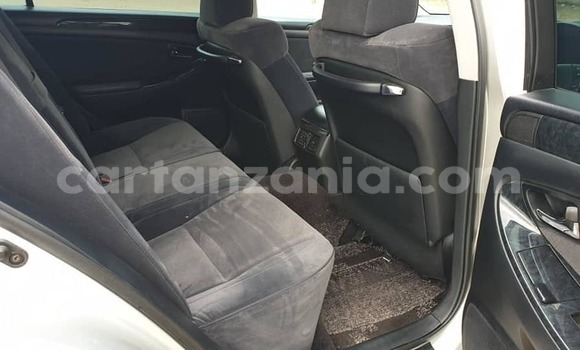Nunua Ilio tumika Toyota Crown Fedha Gari ndani ya Dar es Salaam nchini Dar es Salaam Nunua Ilio tumika Toyota Crown Fedha Gari ndani ya Dar es Salaam nchini Dar es Salaam