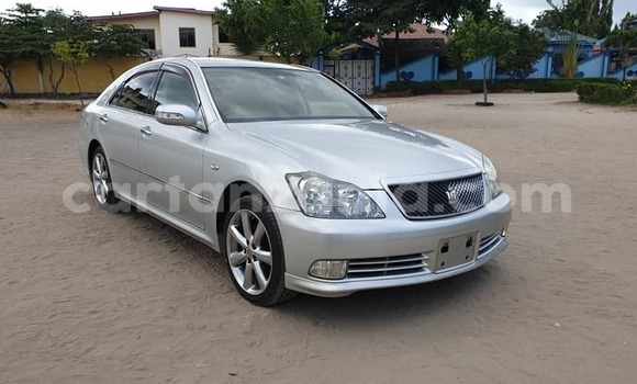 Nunua Ilio tumika Toyota Crown Fedha Gari ndani ya Dar es Salaam nchini Dar es Salaam Nunua Ilio tumika Toyota Crown Fedha Gari ndani ya Dar es Salaam nchini Dar es Salaam