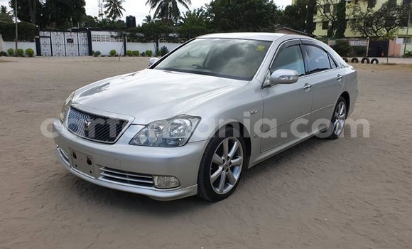 Nunua Ilio tumika Toyota Crown Fedha Gari ndani ya Dar es Salaam nchini Dar es Salaam Nunua Ilio tumika Toyota Crown Fedha Gari ndani ya Dar es Salaam nchini Dar es Salaam
