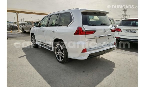 Nunua Imported Lexus LX Nyeupe Gari ndani ya Import - Dubai nchini Arusha Nunua Imported Lexus LX Nyeupe Gari ndani ya Import - Dubai nchini Arusha
