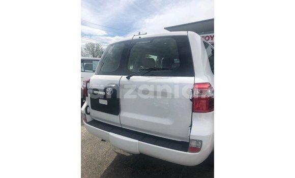 Nunua Imported Toyota Land Cruiser Nyeusi Gari ndani ya Import - Dubai nchini Arusha Nunua Imported Toyota Land Cruiser Nyeusi Gari ndani ya Import - Dubai nchini Arusha