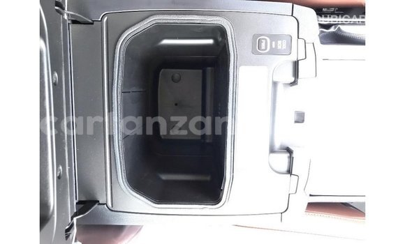 Nunua Imported Toyota Land Cruiser Nyeusi Gari ndani ya Import - Dubai nchini Arusha Nunua Imported Toyota Land Cruiser Nyeusi Gari ndani ya Import - Dubai nchini Arusha