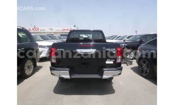 Nunua Imported Toyota Hilux Nyeusi Gari ndani ya Import - Dubai nchini Arusha Nunua Imported Toyota Hilux Nyeusi Gari ndani ya Import - Dubai nchini Arusha