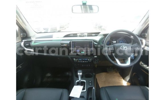 Nunua Imported Toyota Hilux Nyeusi Gari ndani ya Import - Dubai nchini Arusha Nunua Imported Toyota Hilux Nyeusi Gari ndani ya Import - Dubai nchini Arusha