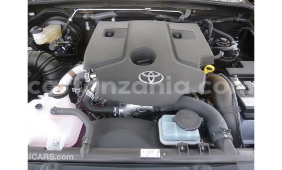 Nunua Imported Toyota Hilux Nyeusi Gari ndani ya Import - Dubai nchini Arusha Nunua Imported Toyota Hilux Nyeusi Gari ndani ya Import - Dubai nchini Arusha
