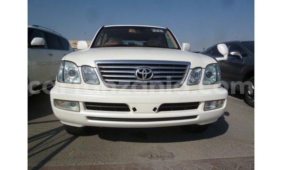 Buy Import Toyota Land Cruiser White Car in Import - Dubai in Arusha Buy Import Toyota Land Cruiser White Car in Import - Dubai in Arusha