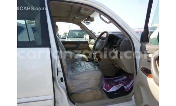 Buy Import Toyota Land Cruiser White Car in Import - Dubai in Arusha Buy Import Toyota Land Cruiser White Car in Import - Dubai in Arusha