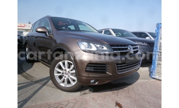 Buy Import Volkswagen Touareg Brown Car in Import - Dubai in Arusha