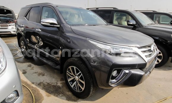 Nunua Imported Toyota Fortuner Nyingine Gari ndani ya Import - Dubai nchini Arusha Nunua Imported Toyota Fortuner Nyingine Gari ndani ya Import - Dubai nchini Arusha