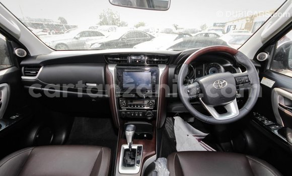 Nunua Imported Toyota Fortuner Nyingine Gari ndani ya Import - Dubai nchini Arusha Nunua Imported Toyota Fortuner Nyingine Gari ndani ya Import - Dubai nchini Arusha