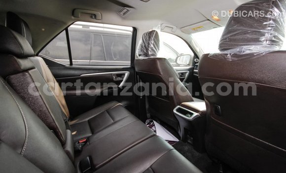 Nunua Imported Toyota Fortuner Nyingine Gari ndani ya Import - Dubai nchini Arusha Nunua Imported Toyota Fortuner Nyingine Gari ndani ya Import - Dubai nchini Arusha