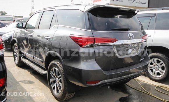 Nunua Imported Toyota Fortuner Nyingine Gari ndani ya Import - Dubai nchini Arusha Nunua Imported Toyota Fortuner Nyingine Gari ndani ya Import - Dubai nchini Arusha