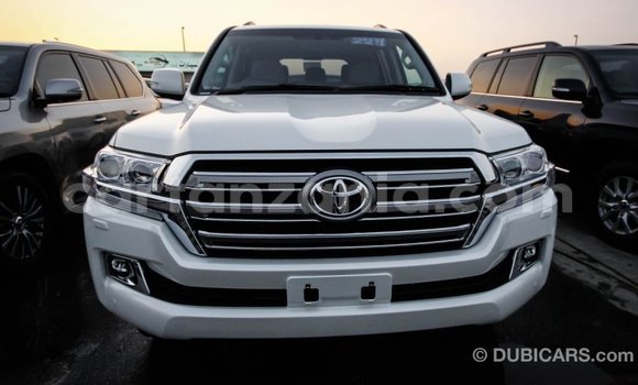 Buy Import Toyota Land Cruiser White Car in Import - Dubai in Arusha Buy Import Toyota Land Cruiser White Car in Import - Dubai in Arusha