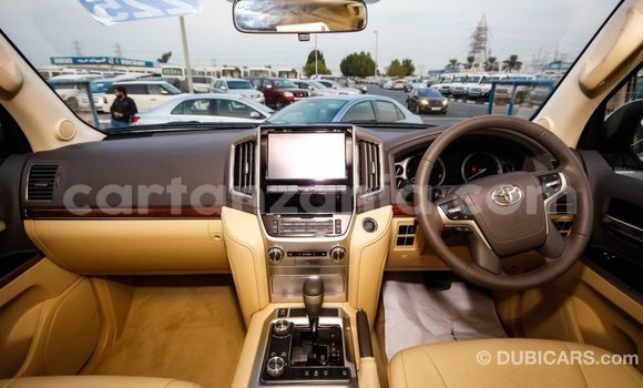 Buy Import Toyota Land Cruiser White Car in Import - Dubai in Arusha Buy Import Toyota Land Cruiser White Car in Import - Dubai in Arusha