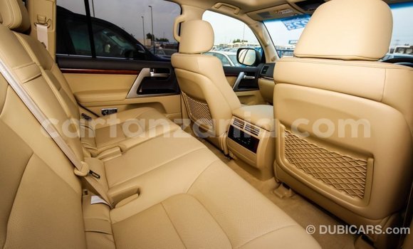 Buy Import Toyota Land Cruiser White Car in Import - Dubai in Arusha Buy Import Toyota Land Cruiser White Car in Import - Dubai in Arusha