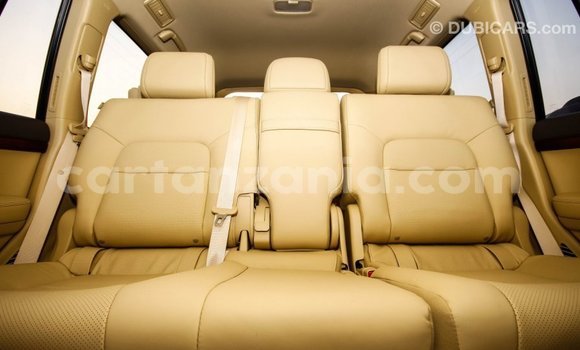 Buy Import Toyota Land Cruiser White Car in Import - Dubai in Arusha Buy Import Toyota Land Cruiser White Car in Import - Dubai in Arusha