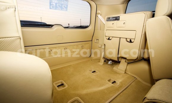 Buy Import Toyota Land Cruiser White Car in Import - Dubai in Arusha Buy Import Toyota Land Cruiser White Car in Import - Dubai in Arusha