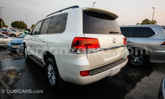 Buy Import Toyota Land Cruiser White Car in Import - Dubai in Arusha Buy Import Toyota Land Cruiser White Car in Import - Dubai in Arusha