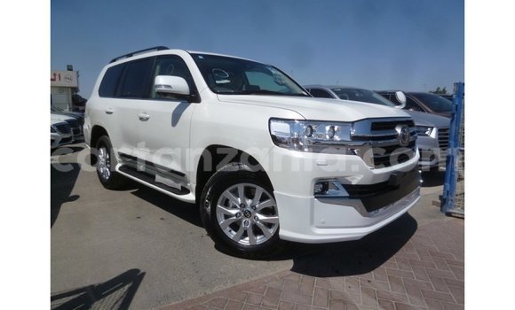 Buy Import Toyota Land Cruiser White Car in Import - Dubai in Arusha Buy Import Toyota Land Cruiser White Car in Import - Dubai in Arusha