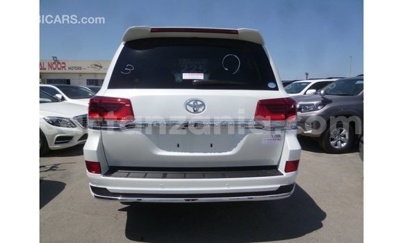 Buy Import Toyota Land Cruiser White Car in Import - Dubai in Arusha Buy Import Toyota Land Cruiser White Car in Import - Dubai in Arusha