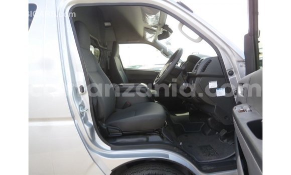 Nunua Imported Toyota Hiace Nyingine Gari ndani ya Import - Dubai nchini Arusha Nunua Imported Toyota Hiace Nyingine Gari ndani ya Import - Dubai nchini Arusha