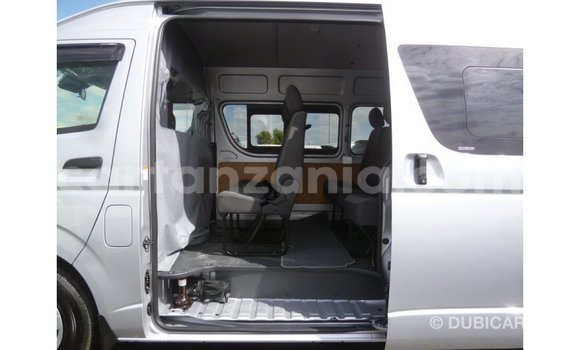 Nunua Imported Toyota Hiace Nyingine Gari ndani ya Import - Dubai nchini Arusha Nunua Imported Toyota Hiace Nyingine Gari ndani ya Import - Dubai nchini Arusha