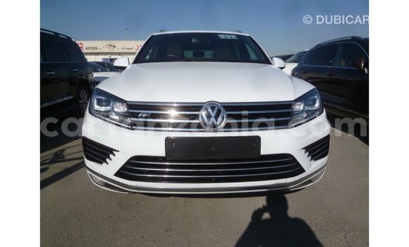 Buy Import Volkswagen Touareg White Car in Import - Dubai in Arusha Buy Import Volkswagen Touareg White Car in Import - Dubai in Arusha