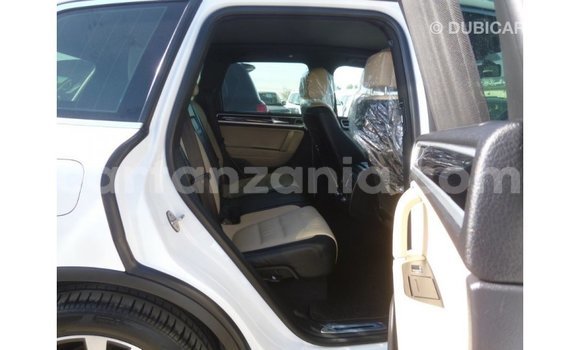 Buy Import Volkswagen Touareg White Car in Import - Dubai in Arusha Buy Import Volkswagen Touareg White Car in Import - Dubai in Arusha