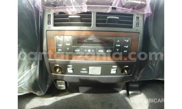 Nunua Imported Toyota Land Cruiser Nyingine Gari ndani ya Import - Dubai nchini Arusha Nunua Imported Toyota Land Cruiser Nyingine Gari ndani ya Import - Dubai nchini Arusha