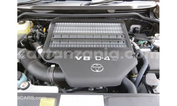 Nunua Imported Toyota Land Cruiser Nyingine Gari ndani ya Import - Dubai nchini Arusha Nunua Imported Toyota Land Cruiser Nyingine Gari ndani ya Import - Dubai nchini Arusha
