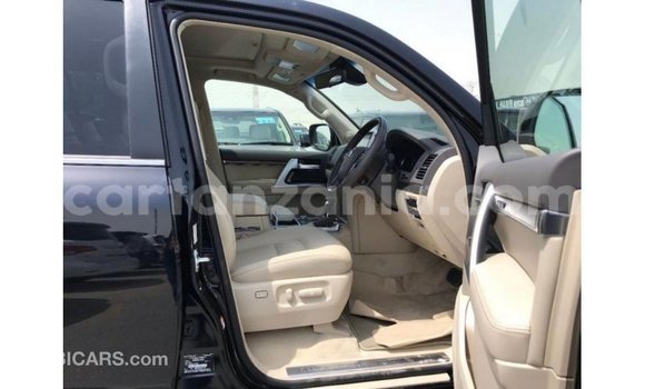 Nunua Imported Toyota Land Cruiser Nyeusi Gari ndani ya Import - Dubai nchini Arusha Nunua Imported Toyota Land Cruiser Nyeusi Gari ndani ya Import - Dubai nchini Arusha