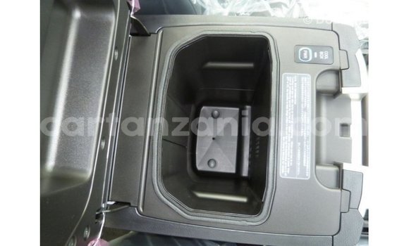 Nunua Imported Toyota Land Cruiser Nyeusi Gari ndani ya Import - Dubai nchini Arusha Nunua Imported Toyota Land Cruiser Nyeusi Gari ndani ya Import - Dubai nchini Arusha
