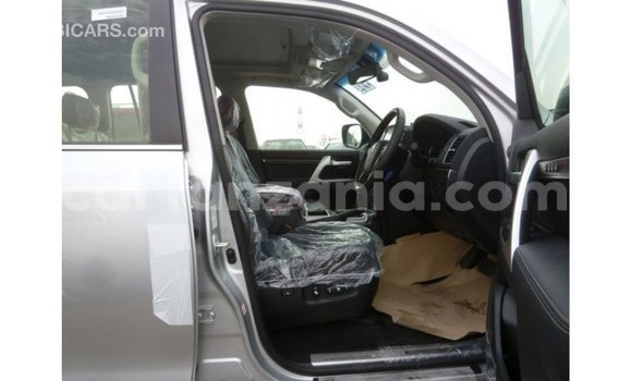 Nunua Imported Toyota Land Cruiser Nyingine Gari ndani ya Import - Dubai nchini Arusha Nunua Imported Toyota Land Cruiser Nyingine Gari ndani ya Import - Dubai nchini Arusha