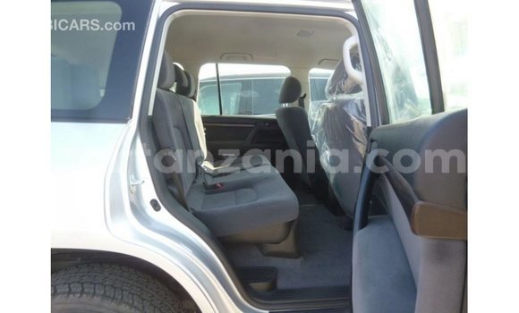 Nunua Imported Toyota Land Cruiser Nyingine Gari ndani ya Import - Dubai nchini Arusha Nunua Imported Toyota Land Cruiser Nyingine Gari ndani ya Import - Dubai nchini Arusha