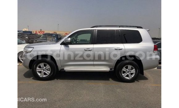 Nunua Imported Toyota Land Cruiser Nyingine Gari ndani ya Import - Dubai nchini Arusha Nunua Imported Toyota Land Cruiser Nyingine Gari ndani ya Import - Dubai nchini Arusha