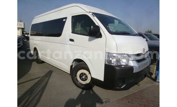 Nunua Imported Toyota Hiace Nyeupe Gari ndani ya Import - Dubai nchini Arusha Nunua Imported Toyota Hiace Nyeupe Gari ndani ya Import - Dubai nchini Arusha